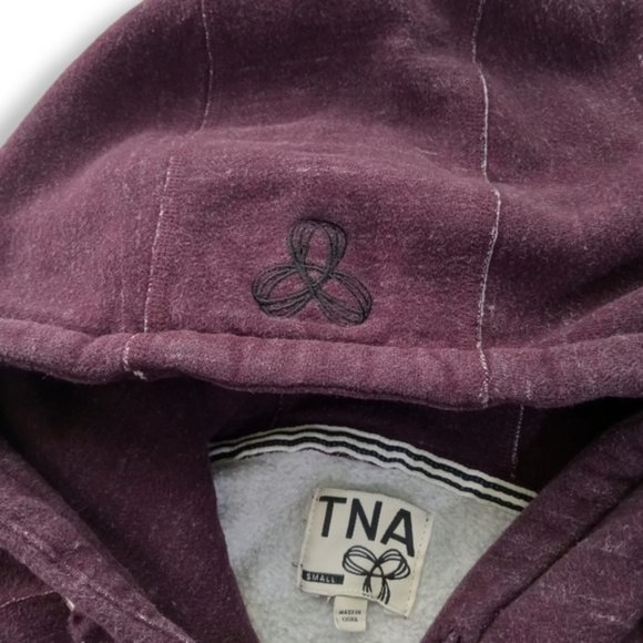 COPY - TNA maroon thick women pullover hoodie size small - Picture 3 of 5